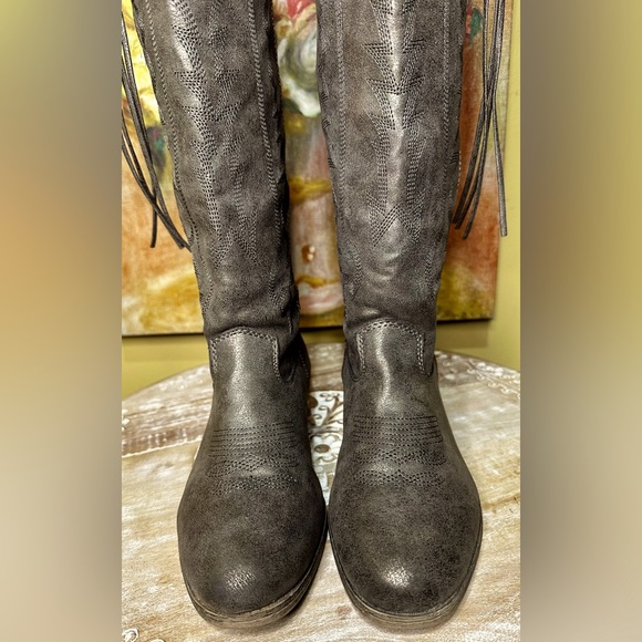 EUC Rampage “Telula” Shimmery Metallic Western Style Boot. Size 7.5 in *Pewter - Picture 4 of 13